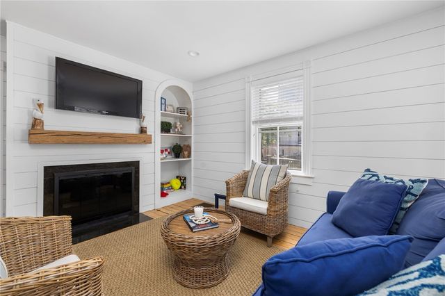 36 Second Street, Newport, RI 02840