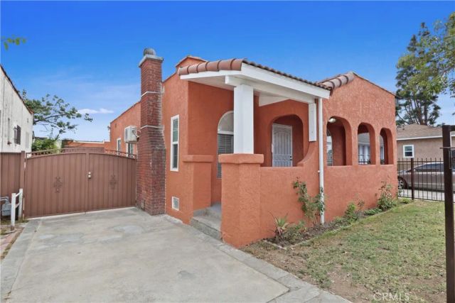236 W Arbor Vitae Street, Inglewood, CA 90301