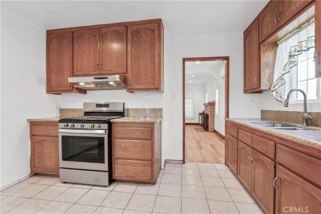 236 W Arbor Vitae Street, Inglewood, CA 90301