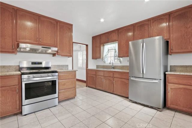 236 W Arbor Vitae Street, Inglewood, CA 90301