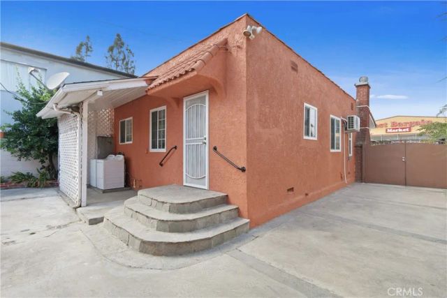 236 W Arbor Vitae Street, Inglewood, CA 90301