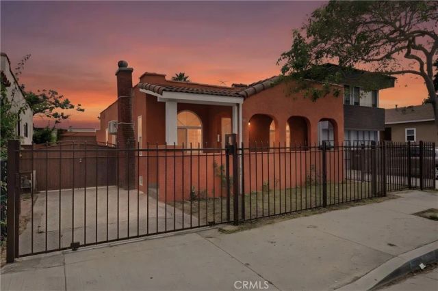 236 W Arbor Vitae Street, Inglewood, CA 90301