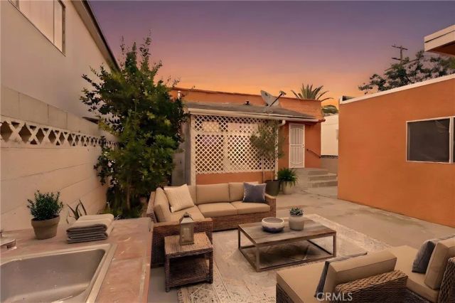 236 W Arbor Vitae Street, Inglewood, CA 90301