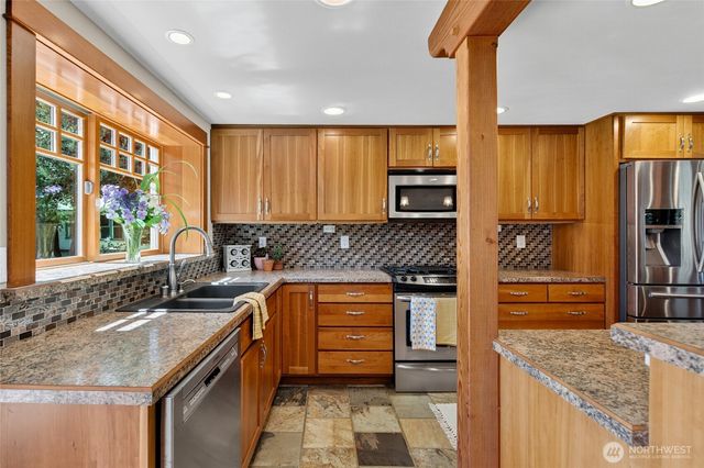 1333 W Smith Road, Ferndale, WA 98248