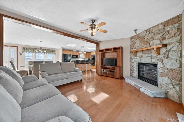 31 Thamsen Drive, Stony Point, NY 10980