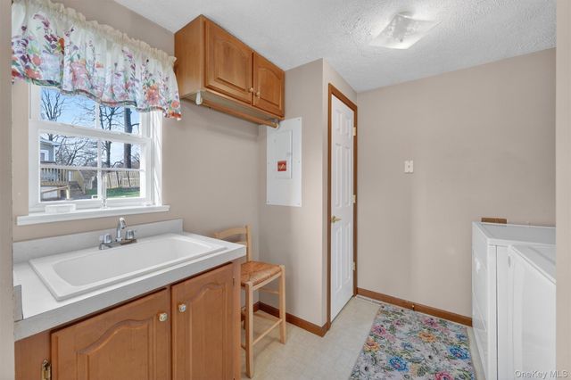 31 Thamsen Drive, Stony Point, NY 10980