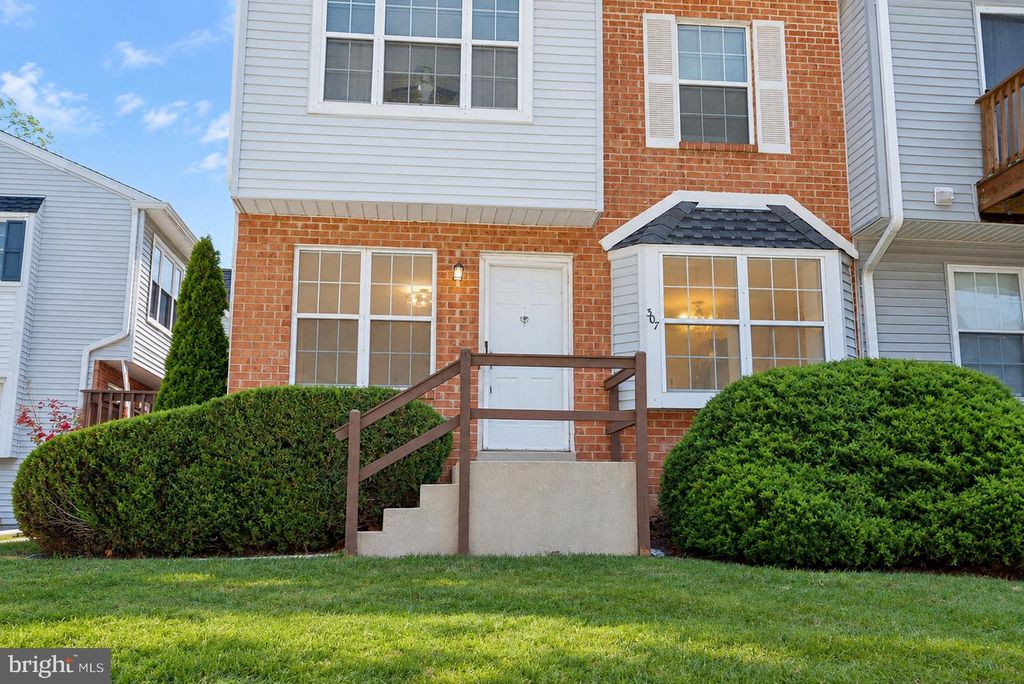 307 WENDOVER DR, NORRISTOWN, PA 19403 — exterior
