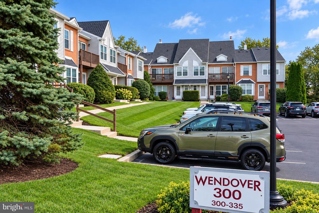 307 WENDOVER DR, NORRISTOWN, PA 19403 — photo 4