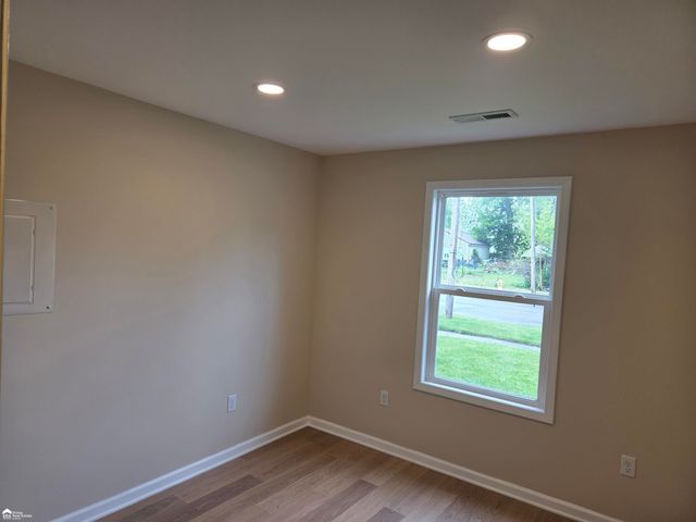 1358 Donovan Street, Burton, MI 48529