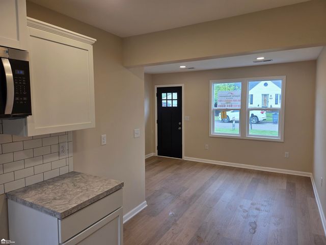 1358 Donovan Street, Burton, MI 48529