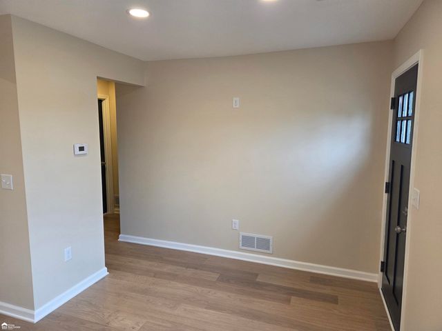 1358 Donovan Street, Burton, MI 48529
