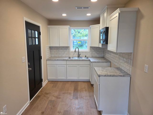 1358 Donovan Street, Burton, MI 48529