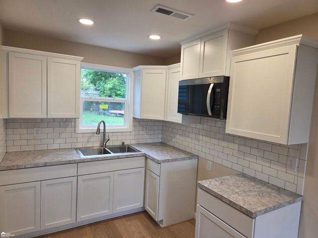 1358 Donovan Street, Burton, MI 48529