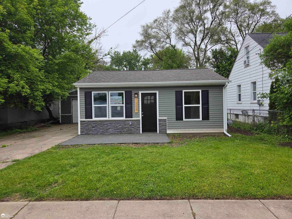 1358 Donovan Street, Burton, MI 48529