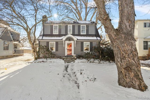 34915 Chestnut Street, Wayne, MI 48184