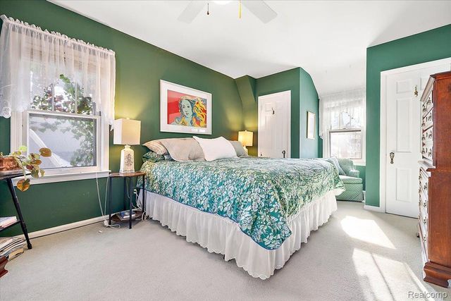 34915 Chestnut Street, Wayne, MI 48184