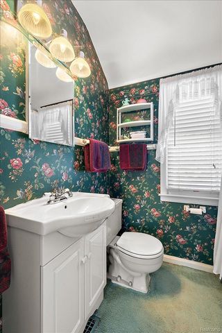 34915 Chestnut Street, Wayne, MI 48184