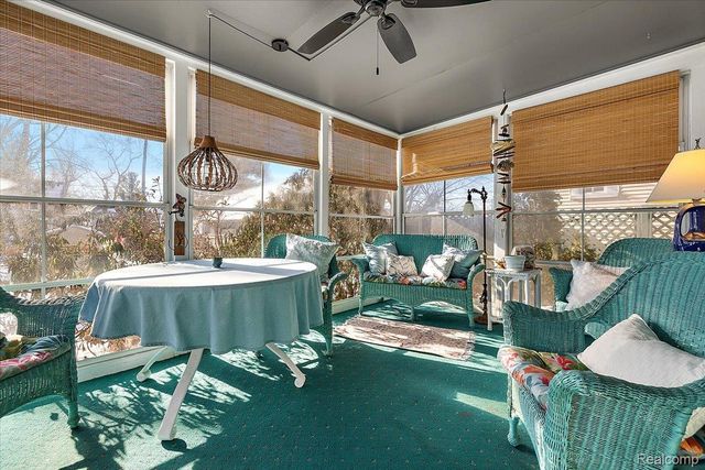 34915 Chestnut Street, Wayne, MI 48184