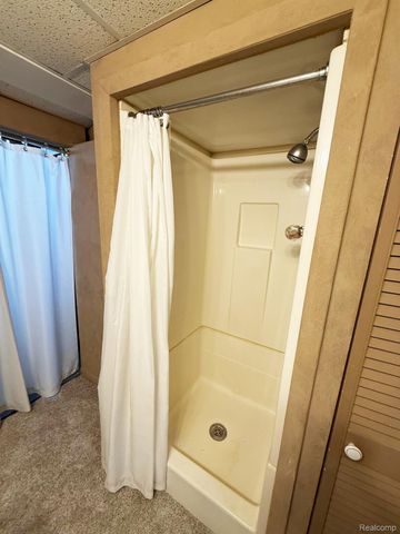 34915 Chestnut Street, Wayne, MI 48184