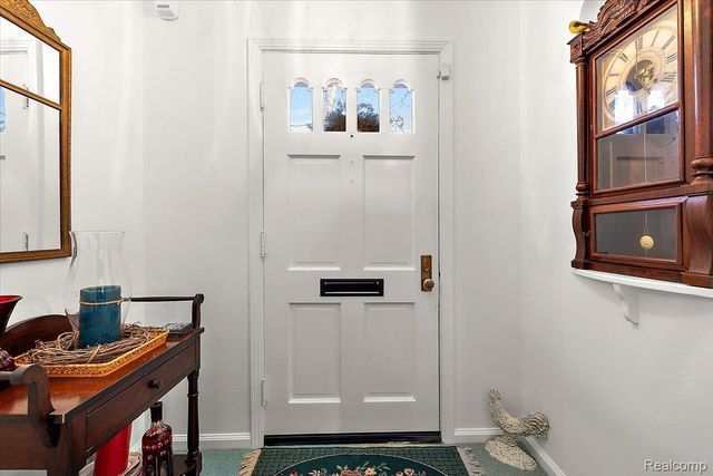 34915 Chestnut Street, Wayne, MI 48184