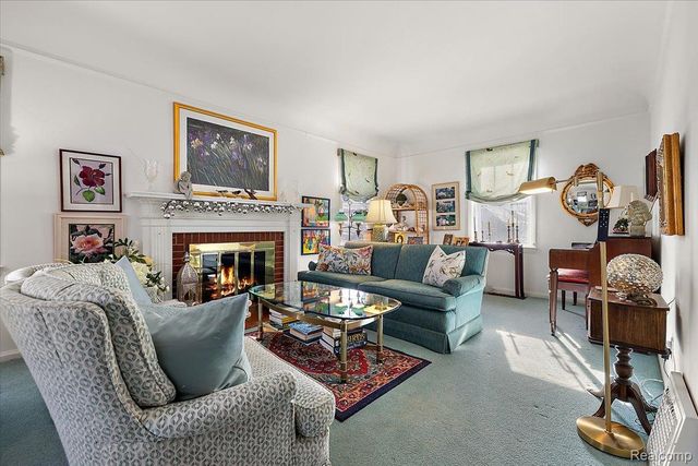 34915 Chestnut Street, Wayne, MI 48184