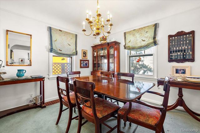 34915 Chestnut Street, Wayne, MI 48184