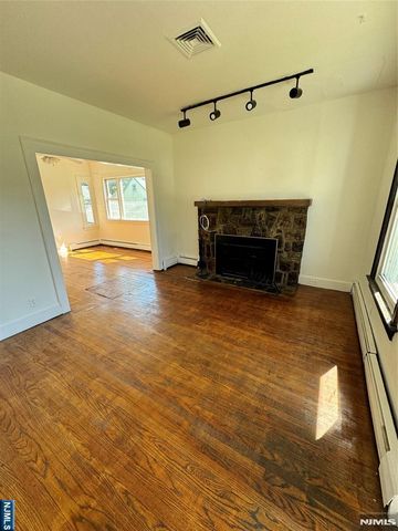 18 Union Avenue, Bloomingdale, NJ 07403