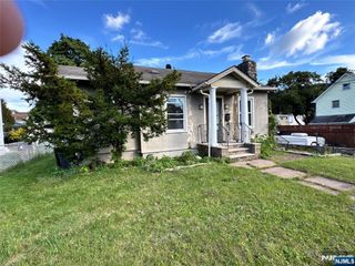18 Union Avenue, Bloomingdale, NJ 07403