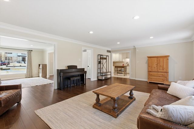 8378 DRURY LN, Germantown, TN 38139