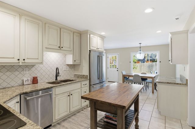 8378 DRURY LN, Germantown, TN 38139