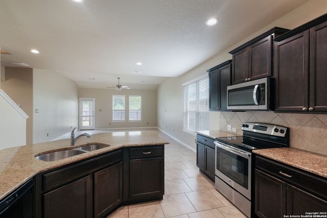 212 CAMPFIRE WAY, Cibolo, TX 78108