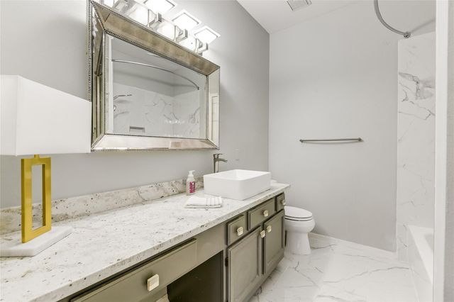 4001 Tanglewilde Street 1402, Houston, TX 77063