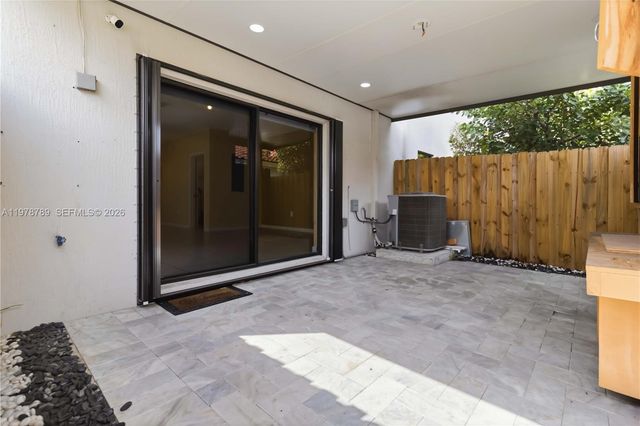 421 NE 1st Dr, Florida City, FL 33034