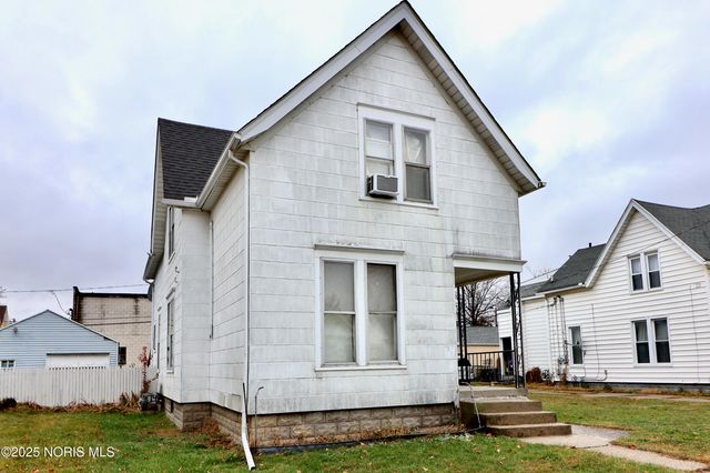 160 Oak Street, Rossford, OH 43460