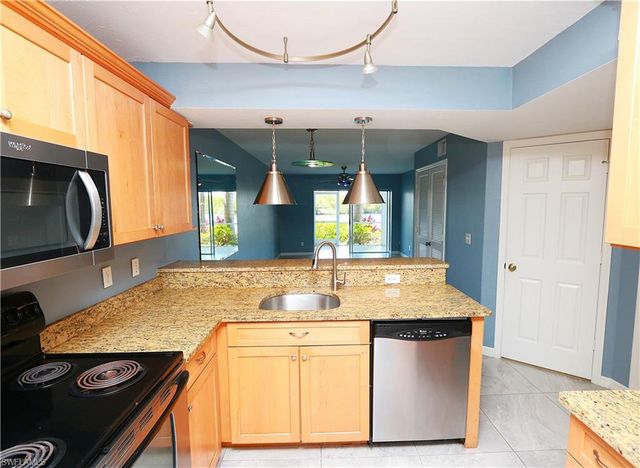 1305 Mainsail DR 1002, Naples, FL 34114