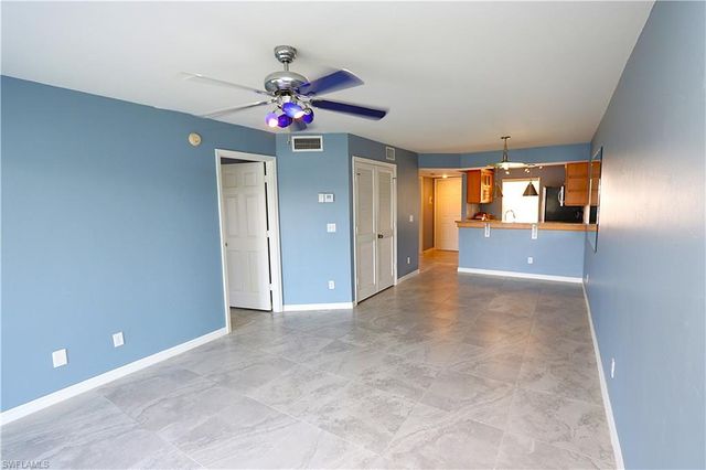 1305 Mainsail DR 1002, Naples, FL 34114