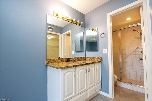 1305 Mainsail DR 1002, Naples, FL 34114