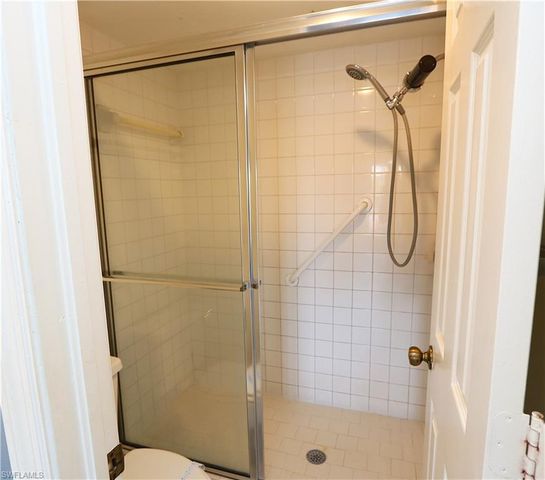 1305 Mainsail DR 1002, Naples, FL 34114