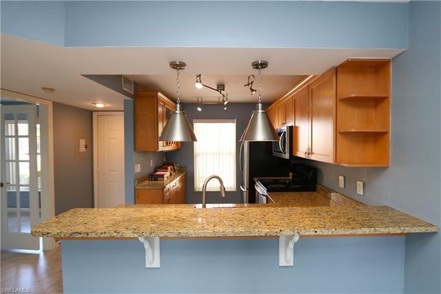 1305 Mainsail DR 1002, Naples, FL 34114