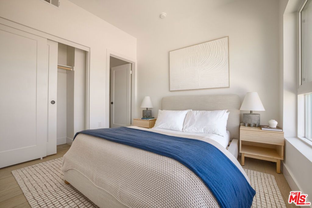 11214 Victory Boulevard 6, North Hollywood, CA 91606 — photo 4