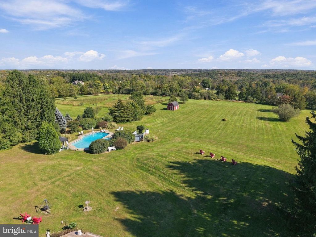 215 E DARK HOLLOW RD, PIPERSVILLE, PA 18947 — photo 2