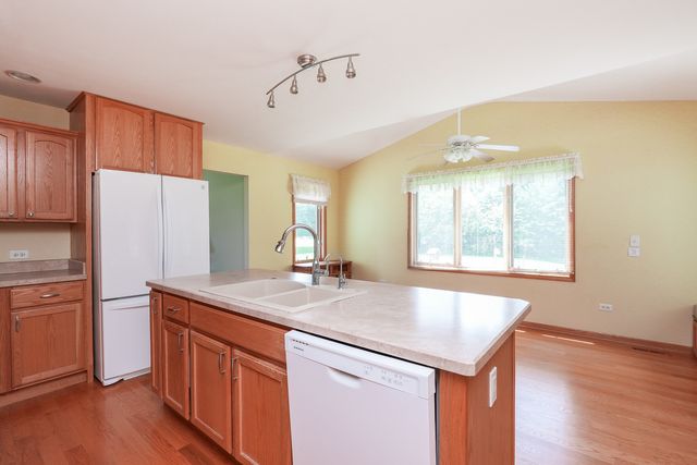 415 E Southmor Road, Morris, IL 60450