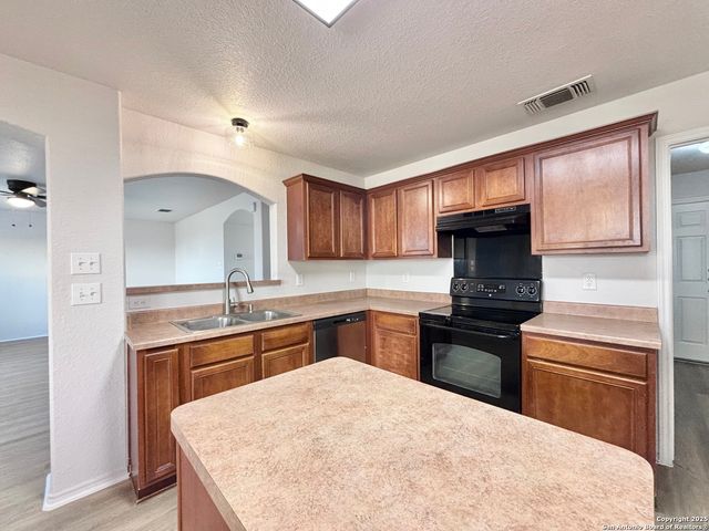 6414 Royal, San Antonio, TX 78239