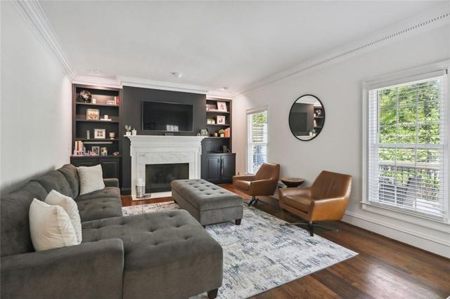 5684 River Oaks Place NW, Atlanta, GA 30327