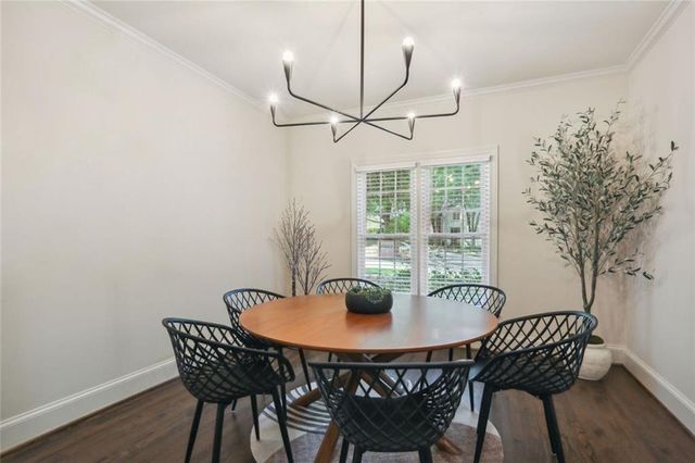 5684 River Oaks Place NW, Atlanta, GA 30327