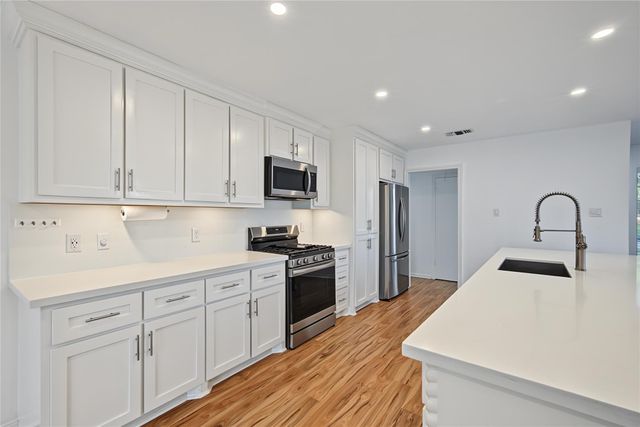 18307 Kings Row, Webster, TX 77058
