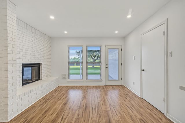 18307 Kings Row, Webster, TX 77058