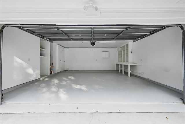 18307 Kings Row, Webster, TX 77058
