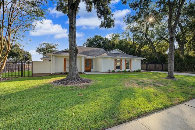 18307 Kings Row, Webster, TX 77058
