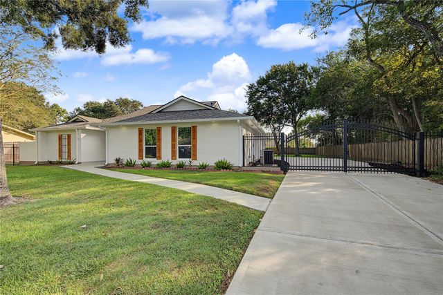 18307 Kings Row, Webster, TX 77058